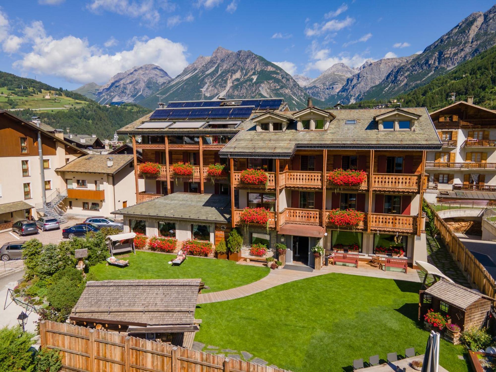 Hotel La Genzianella Bormio Esterno foto